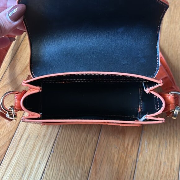 SHEIN Mini Orange Crocodile Crossbody Purse - Picture 7 of 10